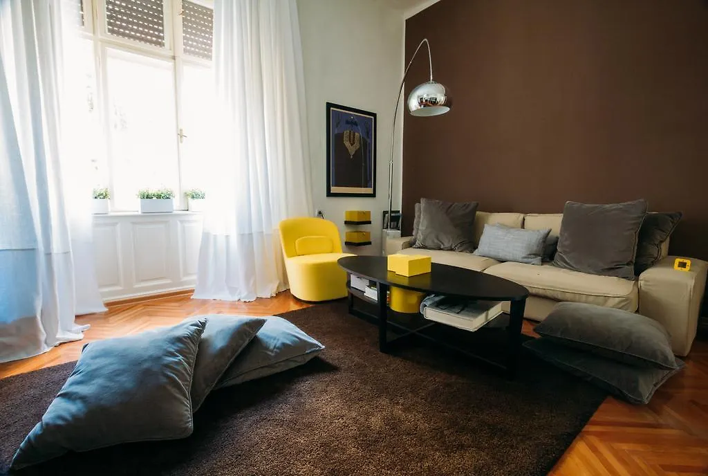 Valsabbion City Suite プーラ
